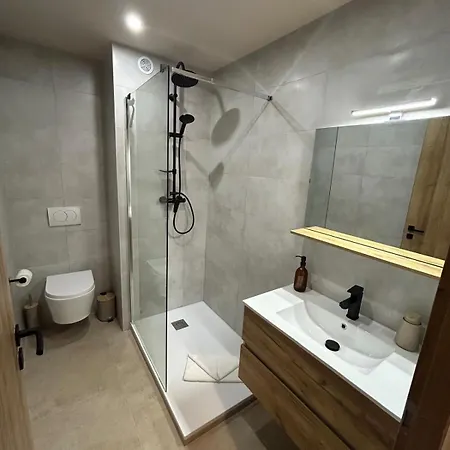 L Evidence Τονόν-λε-Μπαιν